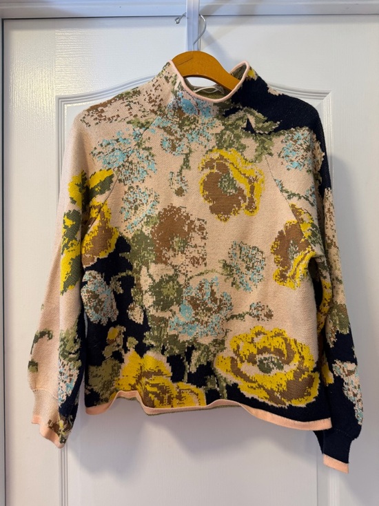 Anthropologie Sweaters - Anthropologie Olive Green Knit Top with Blush Trim